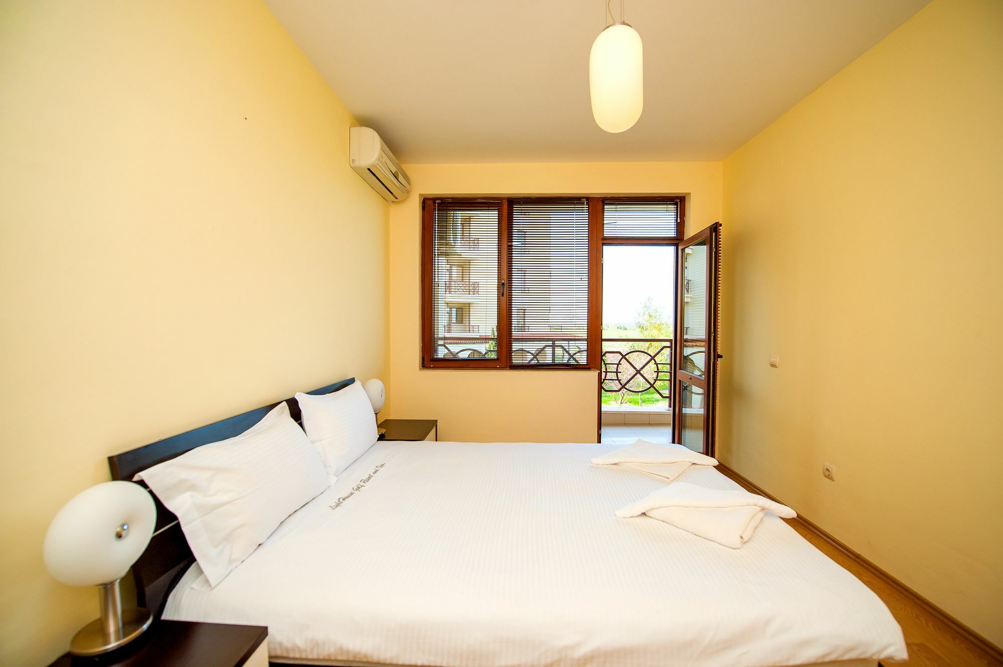Lighthouse Apartments And Villas Balchik Exterior photo